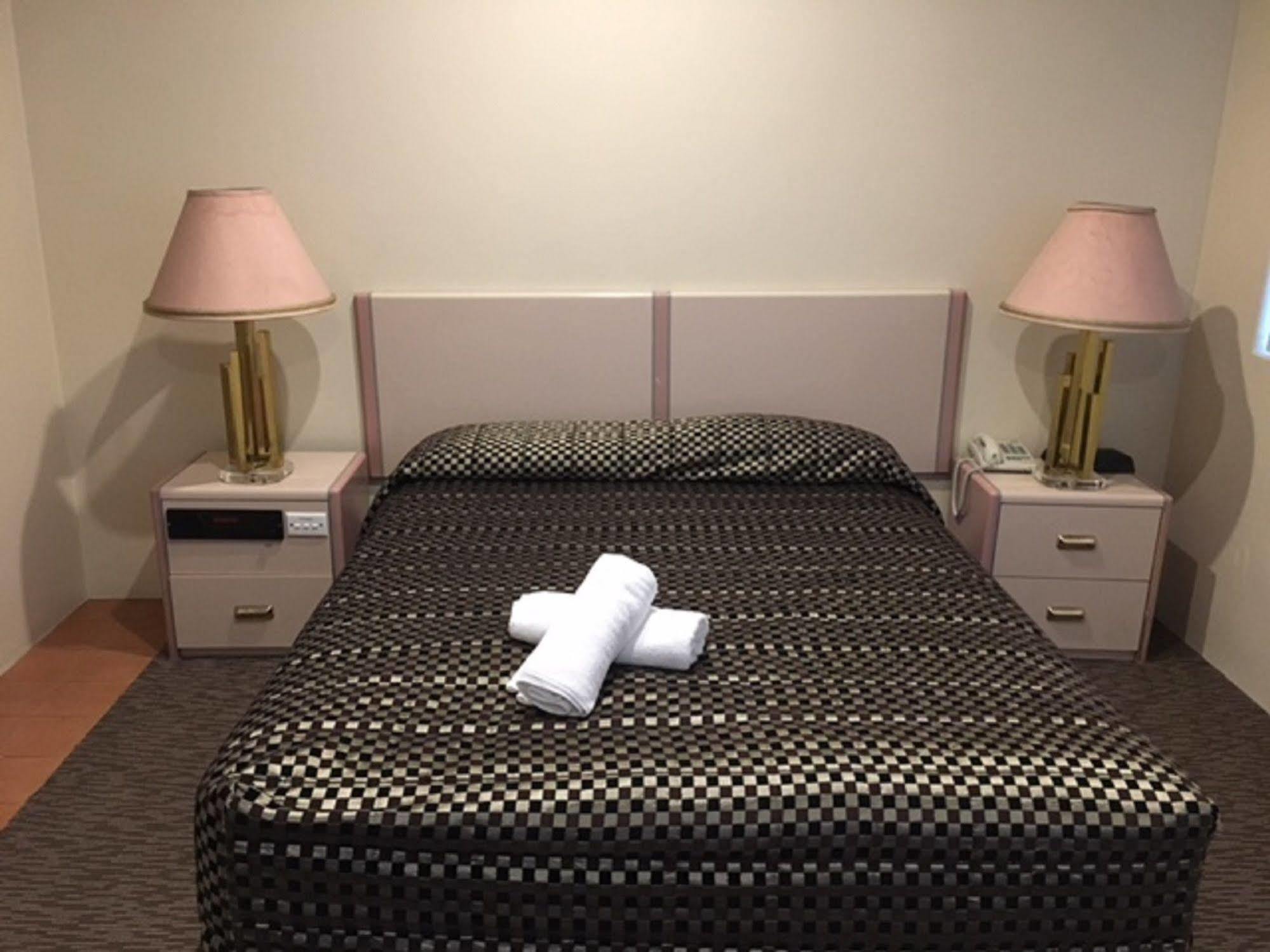 The Select Inn פנריט מראה חיצוני תמונה